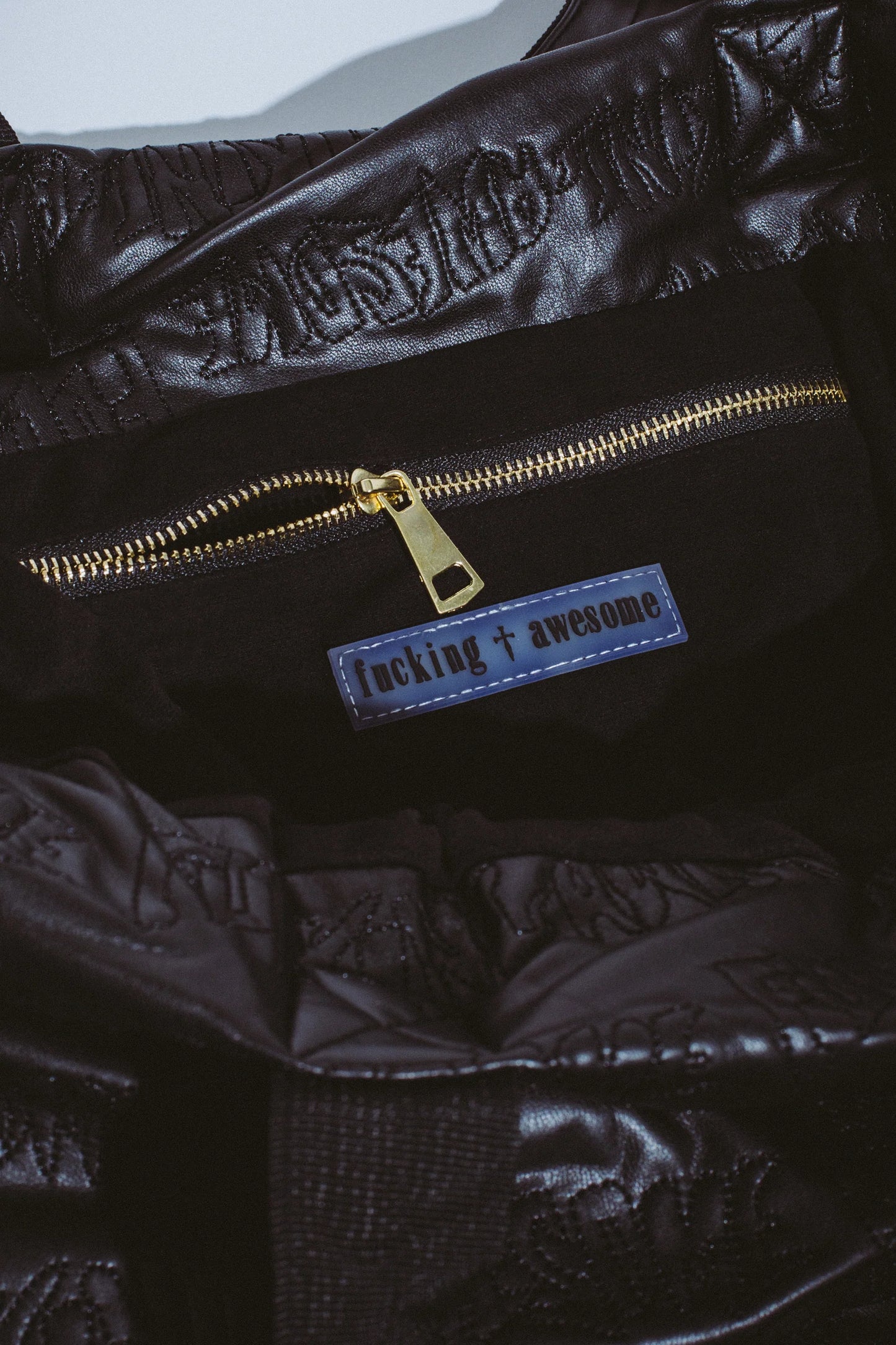 FA WORLD ENTERTAINMENT - Puffer Tote Bag