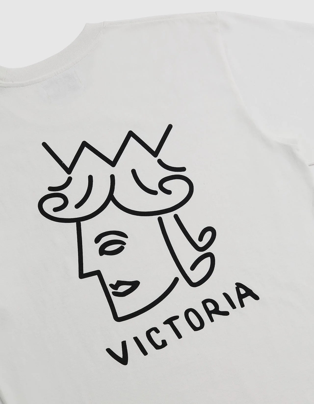 VICTORIA QUEENHEAD LOGO S/S TEE WHITE