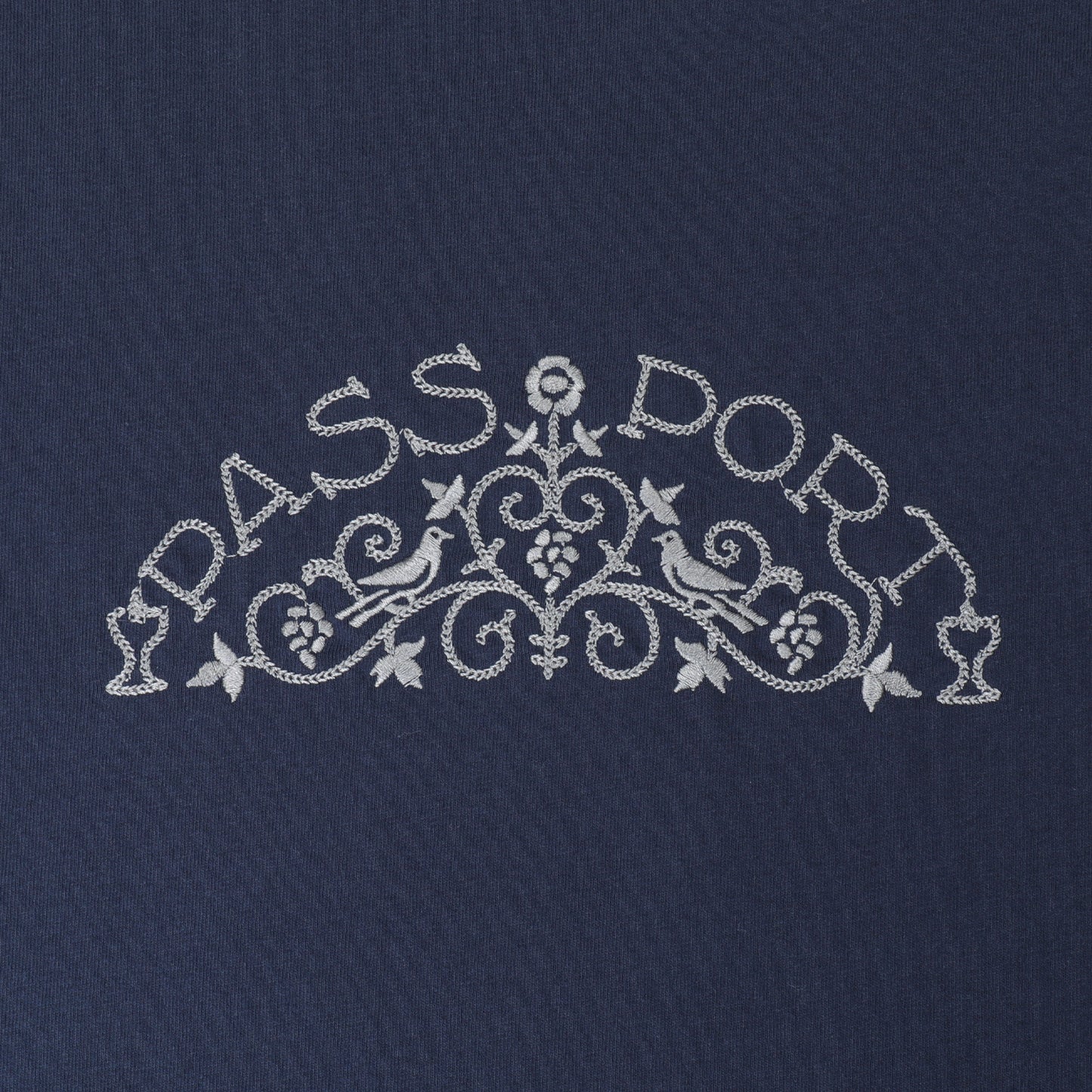 Pass~Port: Vineyard Birds Tee (NAVY)