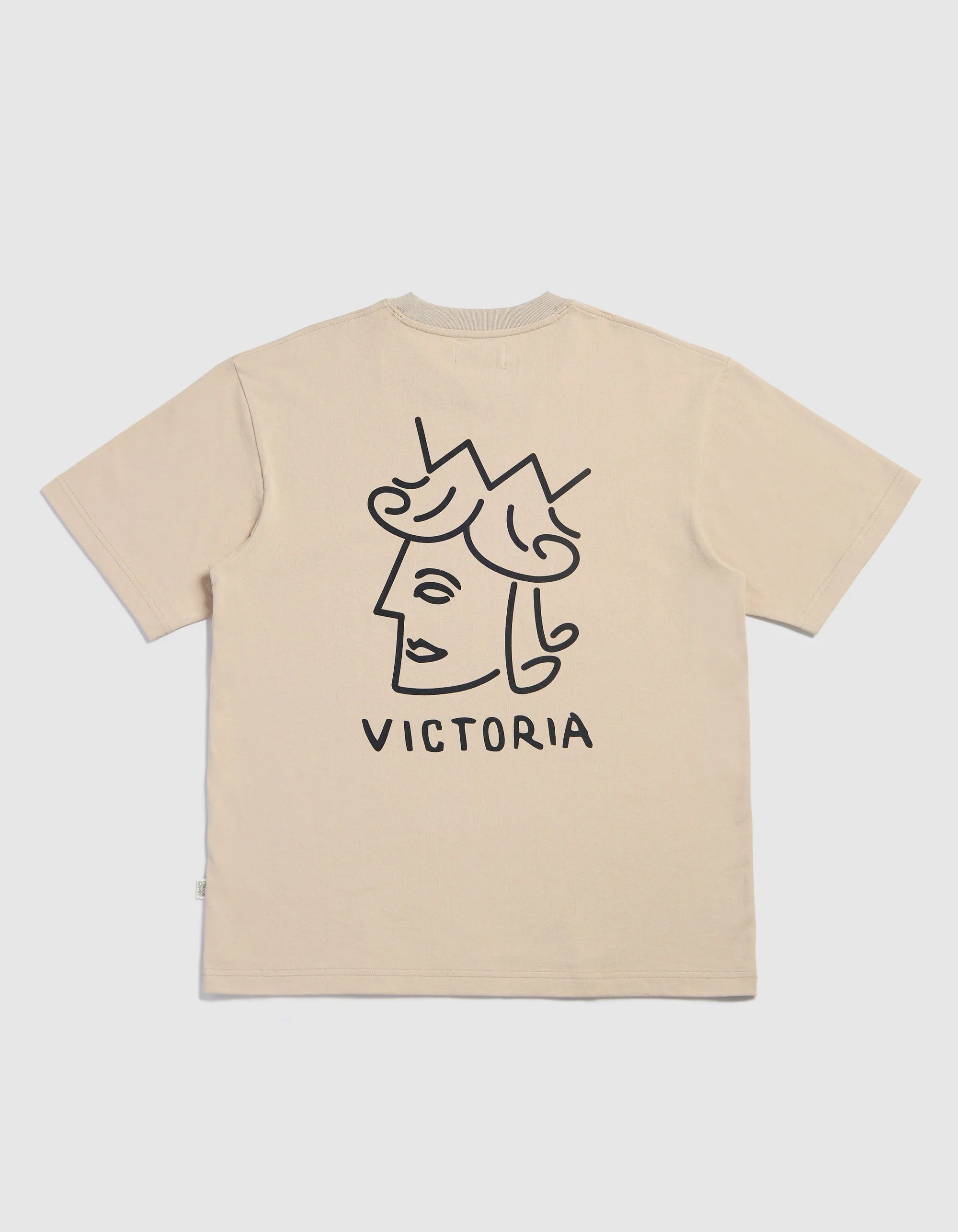 VICTORIA 'Queenhead Logo' T-Shirt (Sand)