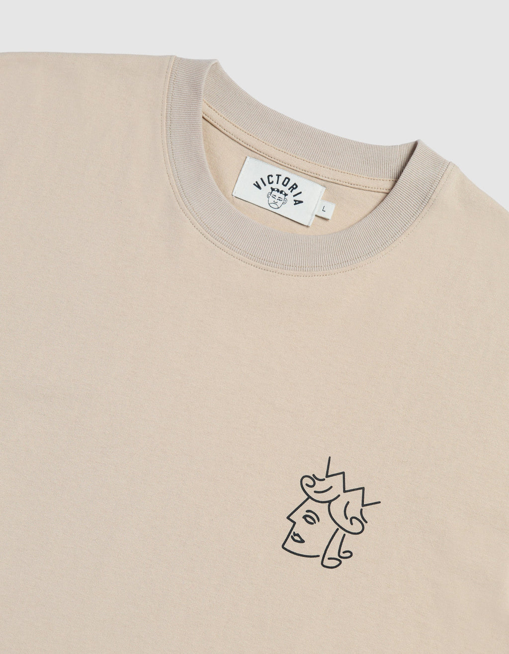 VICTORIA 'Queenhead Logo' T-Shirt (Sand)