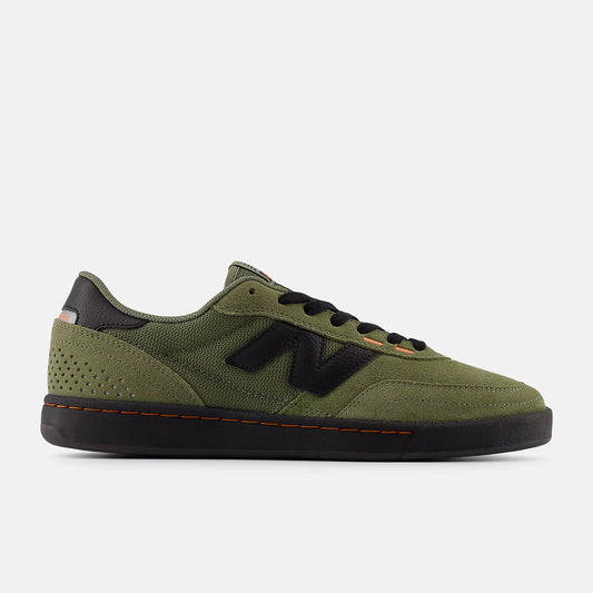 NB NUMERIC 440 V2 (Dark Olivine/Black)