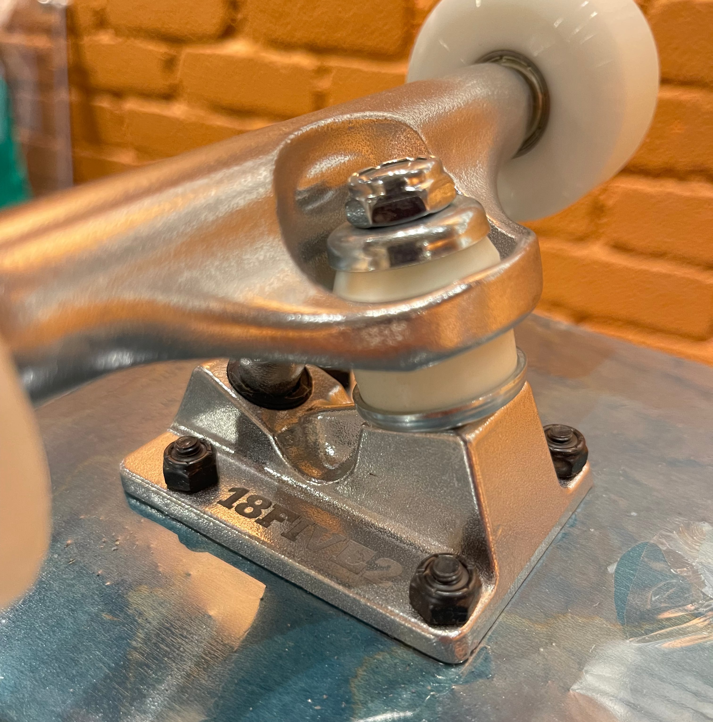 18FIVE2 Complete Skateboard