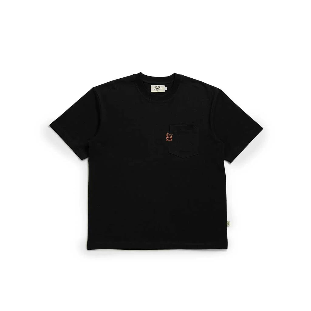 VICTORIA DOUBLE POCKET LOGO S/S TEE BLACK