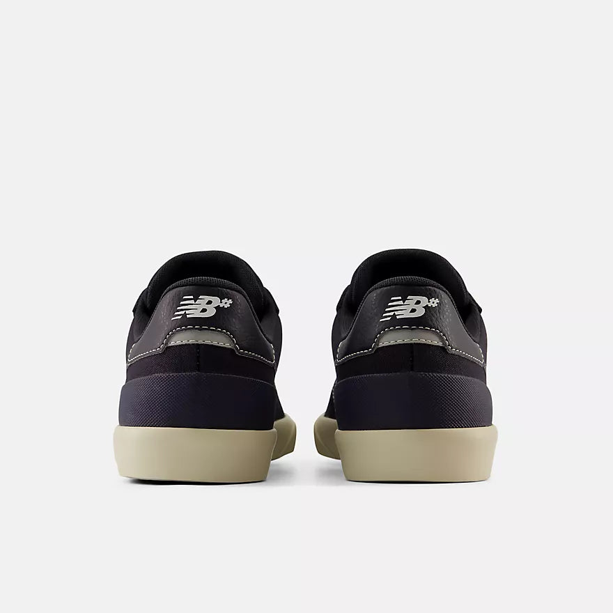 New Balance Numeric '272' Shoes (Dark night/White)